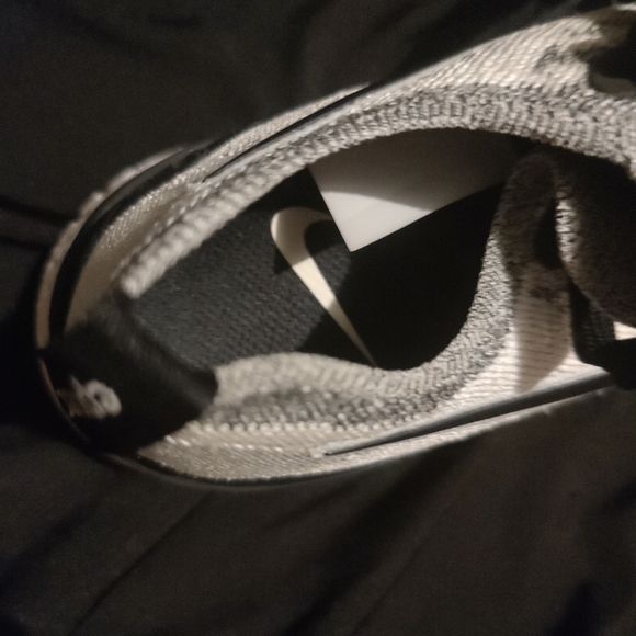 Blk and gray nikes - Picture 5 of 5